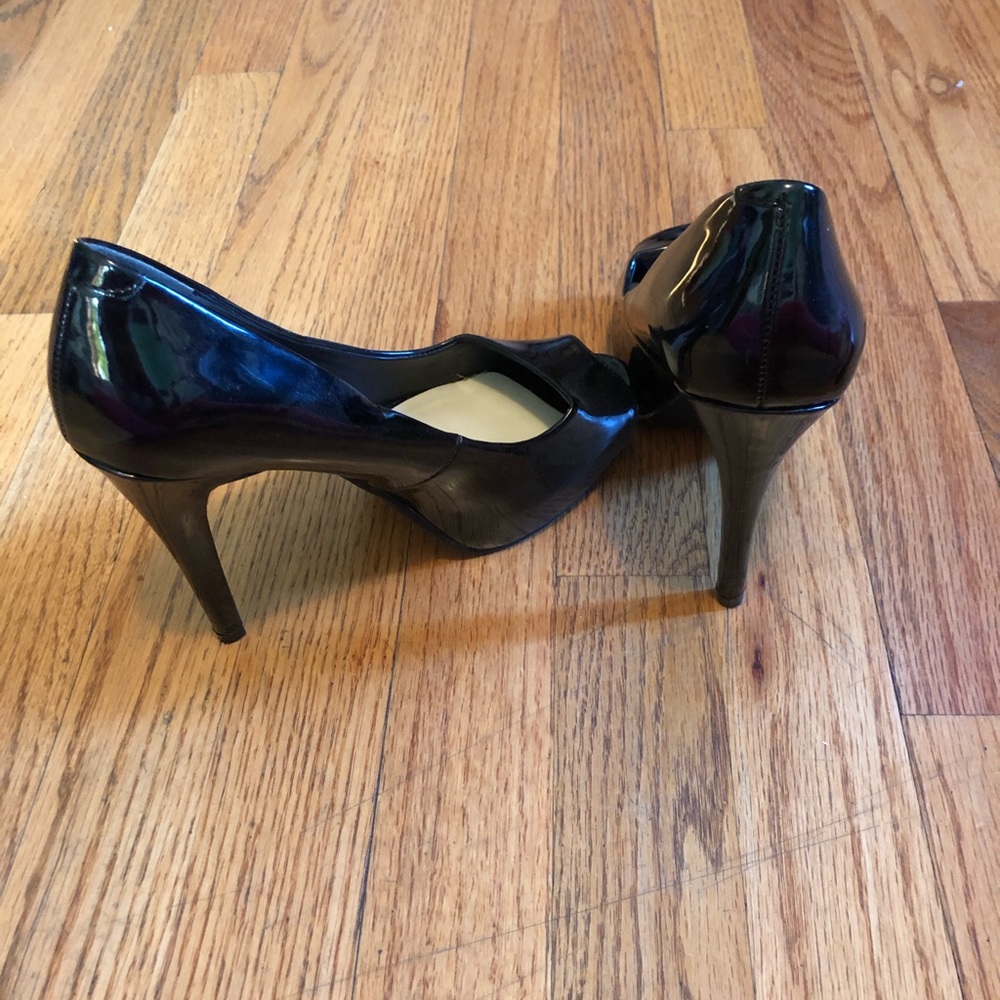 Heels - Picture 2 of 3